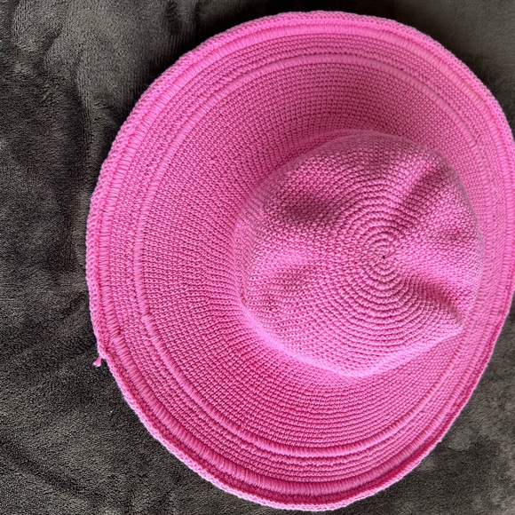 San Diego Hat Crocheted in Hot Pink - Picture 2 of 5